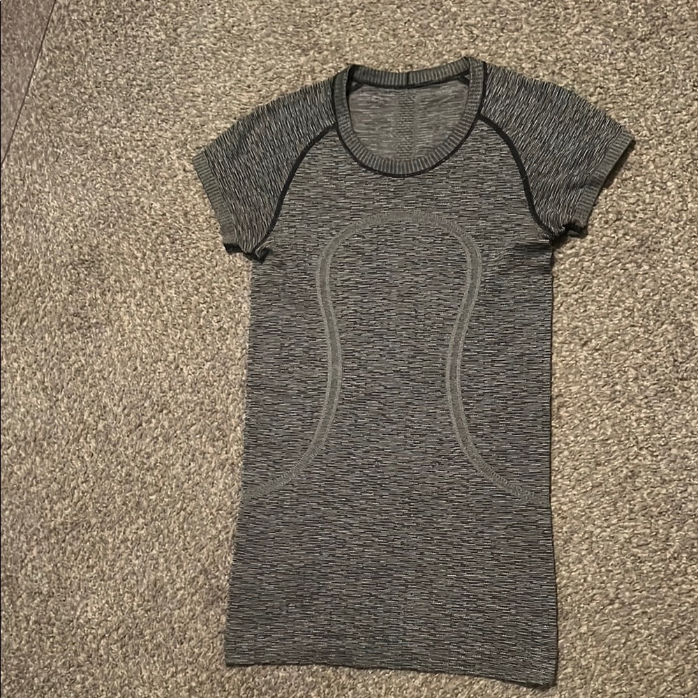 Lululemon swiftlytech tank top. 4